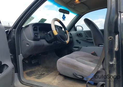 1999 Dodge Dakota Slt/Sport z USA, uszkodzony, nr VIN 1B7GL22X1XS246954